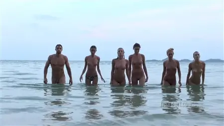Eine Menge russischer nackter Mädchen in einem erotischen Fotoshooting