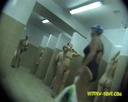 Hinter nackte Mädchen und Frauen werden durch die Kamera ausspioniert